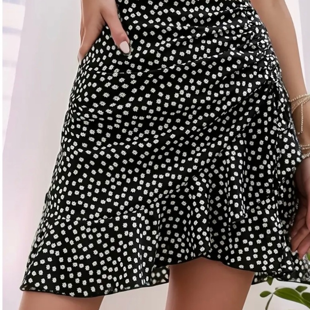 Ditsy Floral Ruffle Hem Skirt
